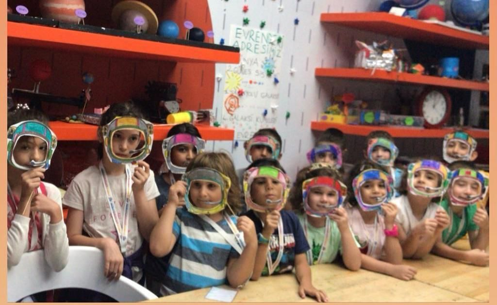 Uzay İstasyonunda Yaşam Rehberi